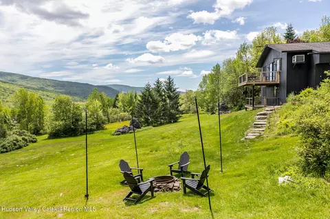 222 Upper Gorge View Ln, Roxbury, NY 12474