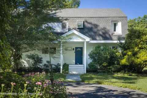 19 Blues Quarry Rd, Woodstock, NY 12498