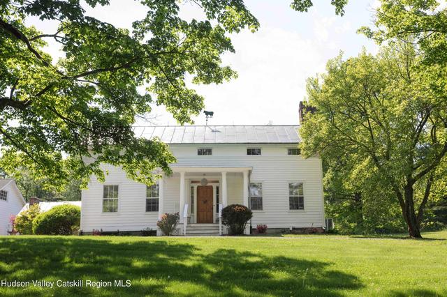210 Middle Rd, Hudson, NY 12534