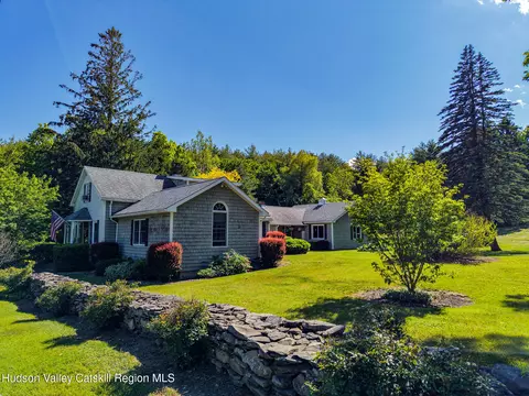 221 Camp Medusa Rd, Rensselaerville, NY 12147
