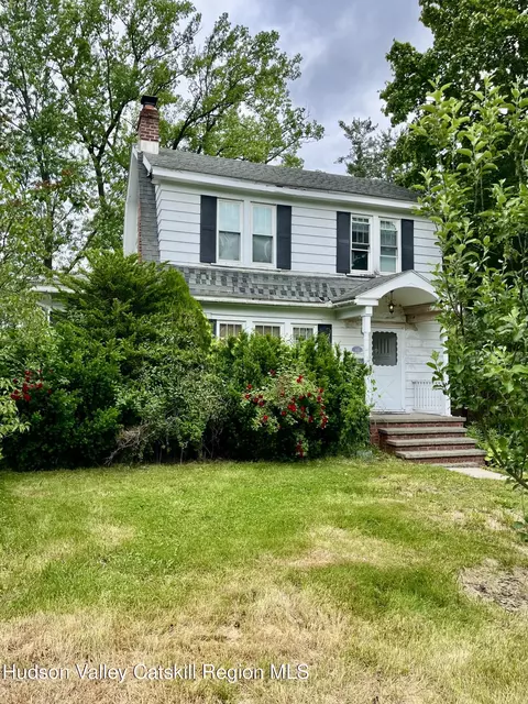 45 Greenway N, Albany, NY 12208