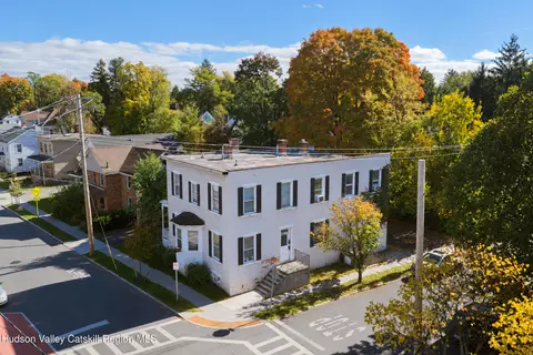86 Pine St, Kingston, NY 12401