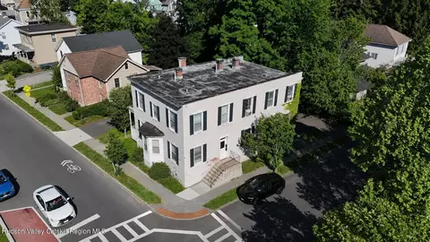 86 Pine St, Kingston, NY 12401