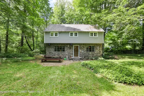 945 Woodland Valley Rd, Phoenicia, NY 12464