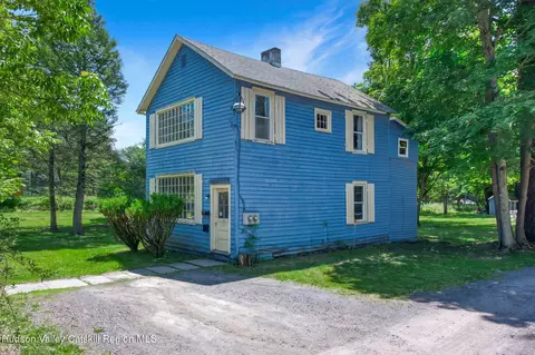 123 Tinker St, Woodstock, NY 12498