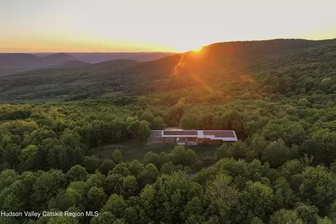 1199 W Highland Rd, Hobart, NY 13788