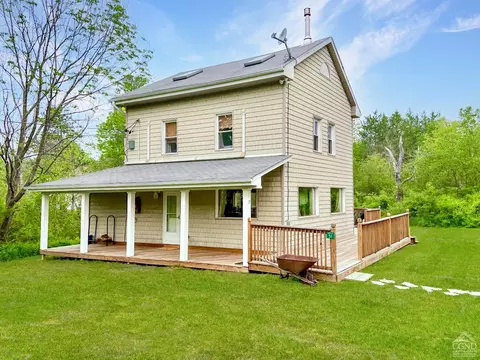 51 Grays Ln, Tannersville, NY 12485