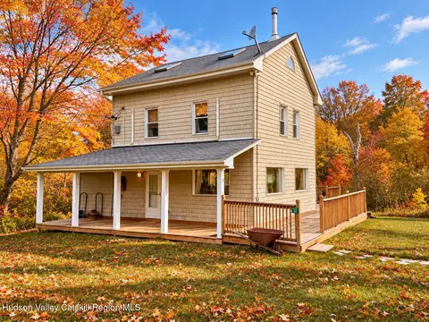 51 Grays Ln, Tannersville, NY 12485
