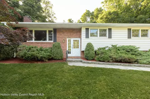 7 Arnold Dr, Woodstock, NY 12498