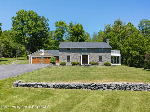 108 Grovenors Corners Rd, Cobleskill, NY 12043