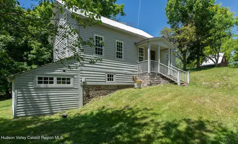 275 Pitts Rd, Old Chatham, NY 12136