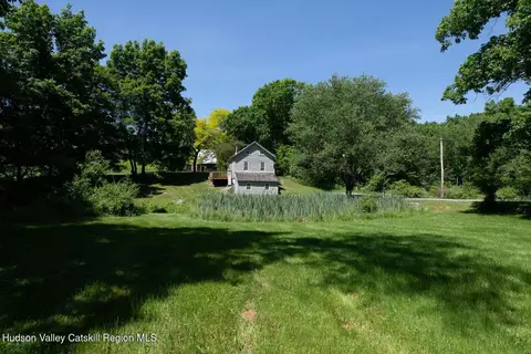 275 Pitts Rd, Old Chatham, NY 12136