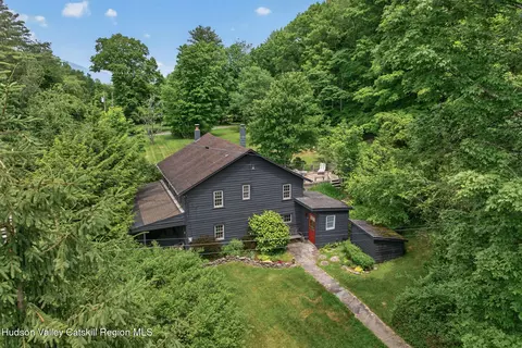 93 Sundown Rd, Kerhonkson, NY 12446