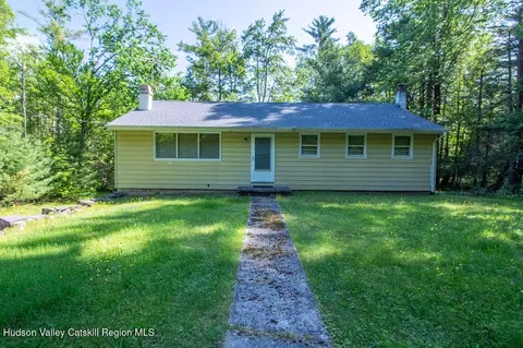 810 Ulster Heights Rd, Ellenville, NY 12428