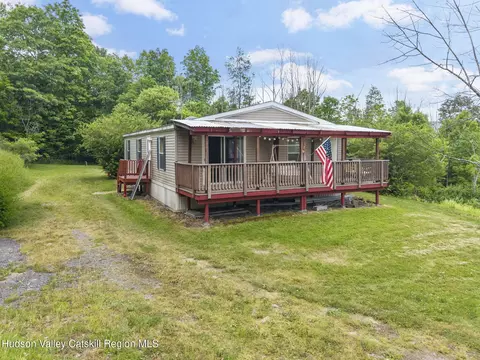 127 Grassy Rd, Blenheim, NY 12131