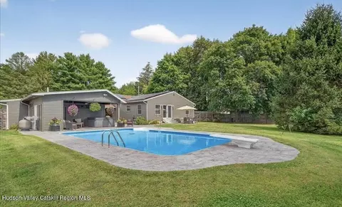 Exterior - 6 Catskill View Dr, Kinderhook, NY 12106 photo 2 of 2