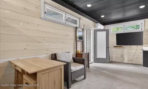 Entry Way - 6 Catskill View Dr, Kinderhook, NY 12106 photo 2 of 2