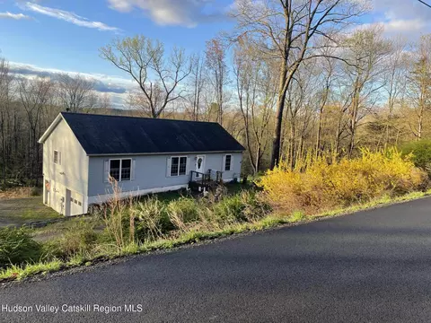 35 Haver Rd, Olivebridge, NY 12461