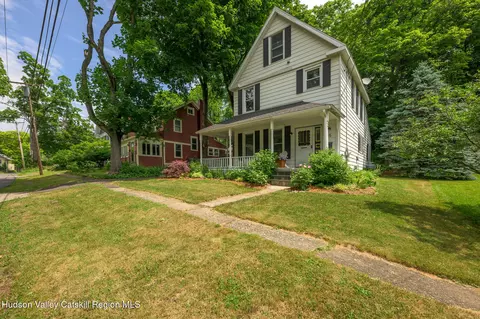 15 Jones Ave, Chatham, NY 12037