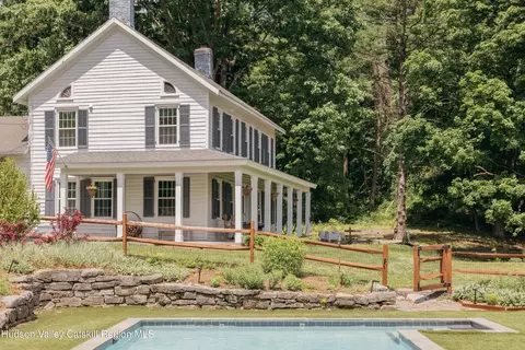 65 Fox St, Selkirk, NY 12158