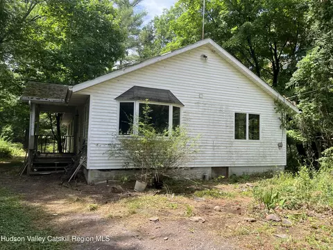 1145 Glasco Tpke, Saugerties, NY 12477