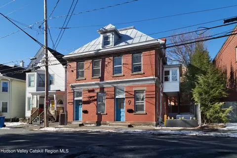 9 Brewster St, Kingston, NY 12401