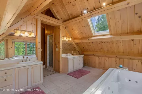 Bath - 16 White Way, Windham, NY 12496 photo 7 of 12