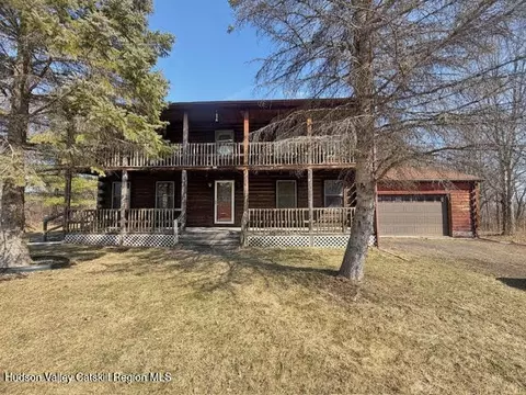 128 Debbie Dr, Athens, NY 12015