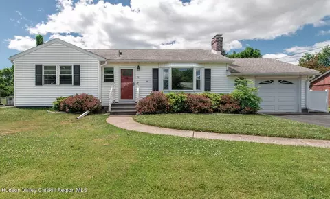 15 Genesee Ave, Lake Katrine, NY 12449