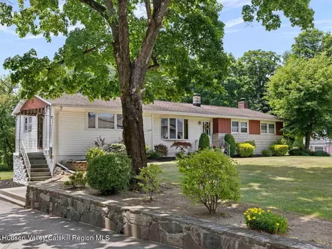 105 S S Chapel Hill Rd, Highland, NY 12528