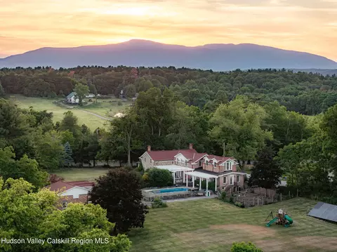 1830 New York 32, Saugerties, NY 12477