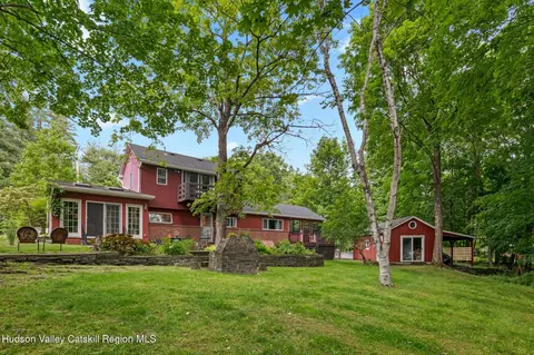 2323 Glasco Tpke, Woodstock, NY 12498