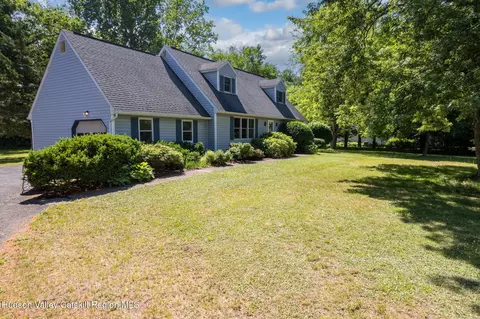 133 Grandview Dr, Valatie, NY 12184