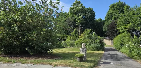 82-84 Ulster Ave, Saugerties, NY 12477