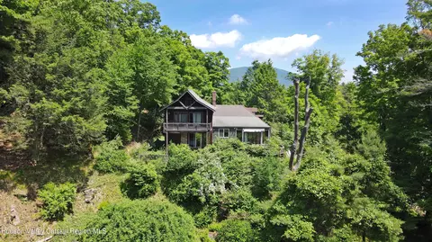 11 Nordic Dr, Woodstock, NY 12498