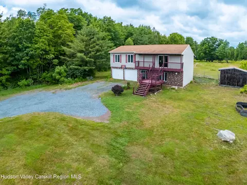 29 Smith Hill Rd, East Nassau, NY 12062