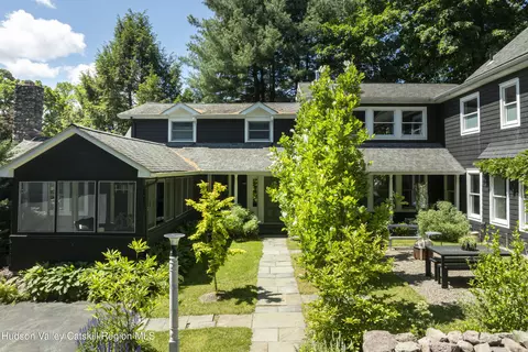 147 Smith Clove Rd, Central Valley, NY 10917
