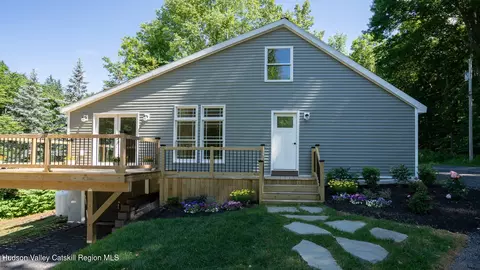 205 Mcclellan Rd, Nassau, NY 12123