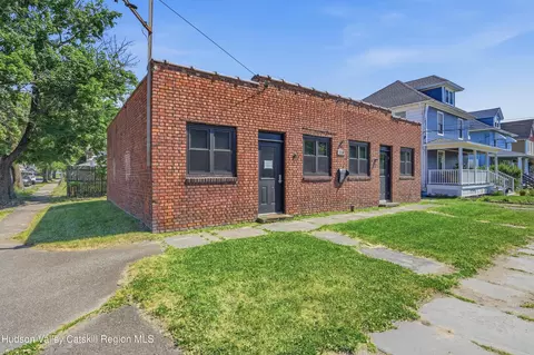 118 Grand St, Kingston, NY 12401