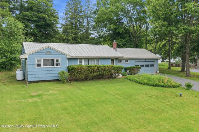 17 Bruin Dr, Saugerties, NY 12477
