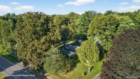 139 N Ohioville Rd, New Paltz, NY 12561