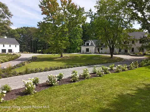 296-302 Stanford Rd, Millbrook, NY 12545