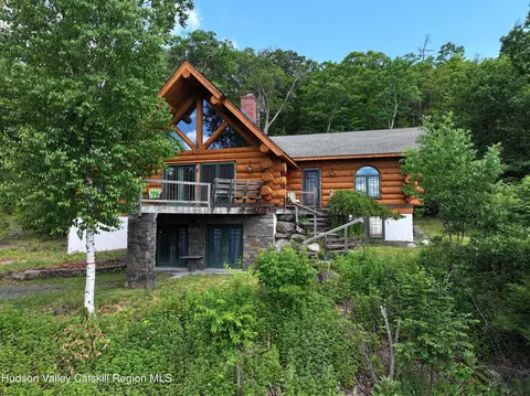 24 Tanis Hollow Rd, Woodstock, NY 12498