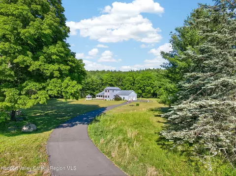 18 Haberland Ln, Olivebridge, NY 12461