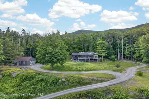 95 W Saugerties-woodstock Rd, Woodstock, NY 12498