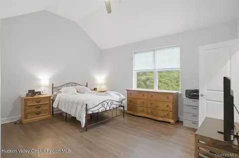 Bedroom - 201 Kingsview Hwy, Wallkill, NY 12589 photo 1 of 5