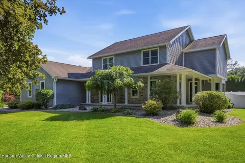 20 Orchard Dr, Queensbury, NY 12804