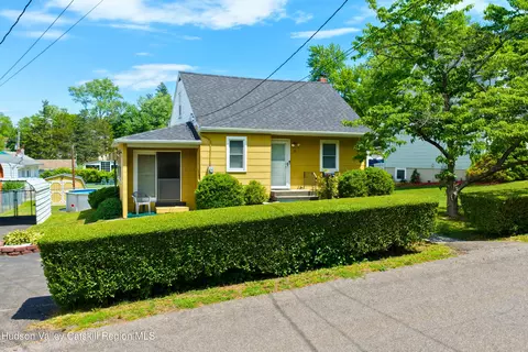 39 Day St, Catskill, NY 12414