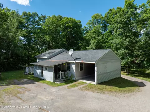 660 Sharon Station Rd, Millerton, NY 12546