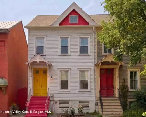 556 State St, Hudson, NY 12534